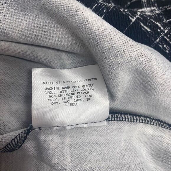 FORTUNE+IVY Women’s Top Size Small Black White Bell Sleeves‎ - Picture 3 of 7